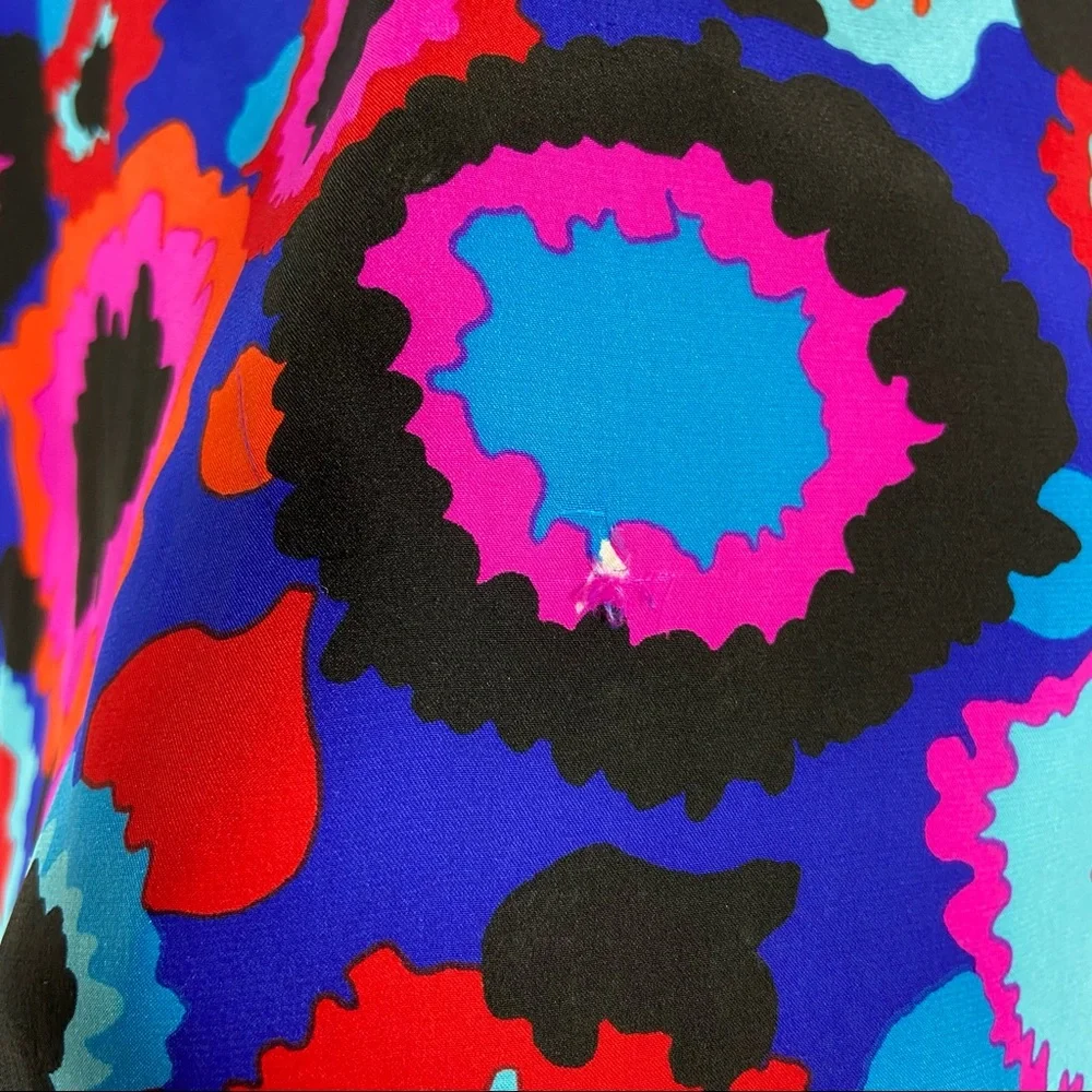 Alice & Trixie 100% silk retro flower v neck dress. Size Small